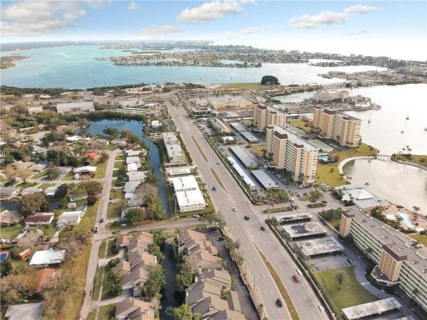 THORNBERRY PONDS CONDO