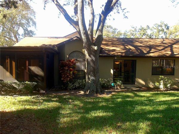 BRAEMOOR LAKE VILLAS