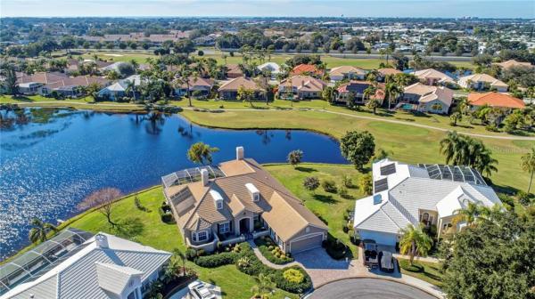 PELICAN POINTE GOLF & COUNTRY CLUB