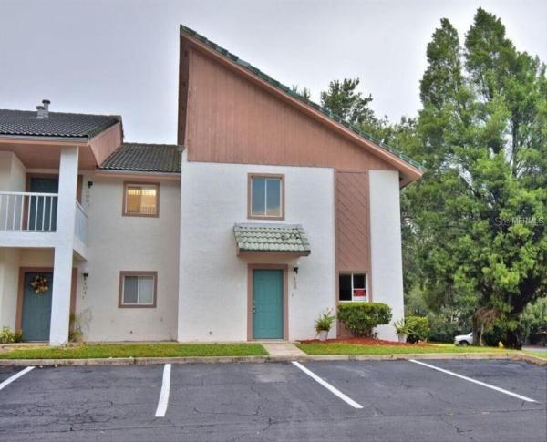 COUNTRY LAKE CONDO PH 01