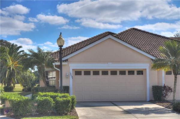 PELICAN POINTE GOLF & COUNTRY CLUB