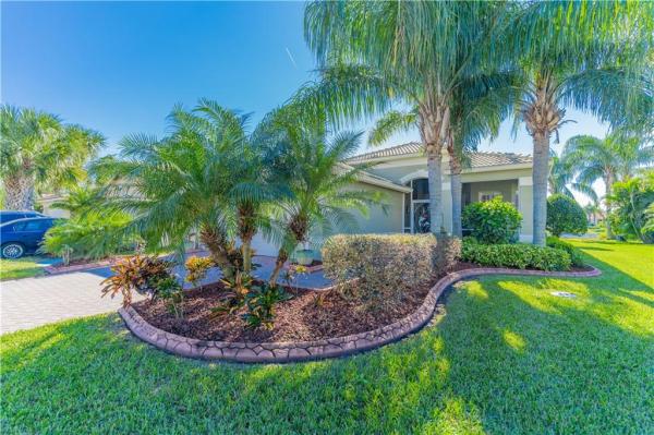 VALENCIA LAKES PH 02