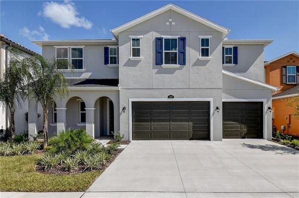 THE PROMENADE AT LAKE PARK