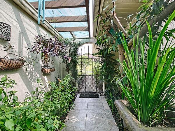 LAKE DORA VILLAS CONDO