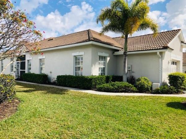 PELICAN POINTE GOLF & COUNTRY CLUB