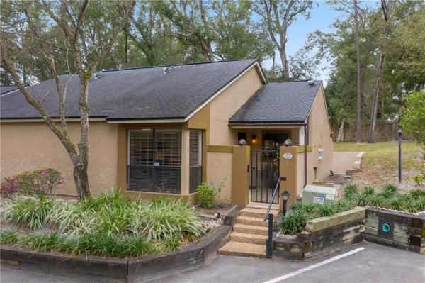 VILLAGE TWNHMS A CONDO