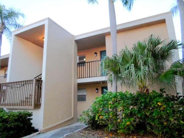 OAKHURST GARDEN APTS CONDO