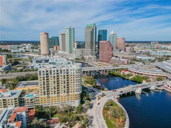 PARKSIDE OF 01 BAYSHORE