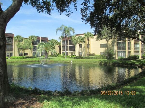 LAKEVIEW OF LARGO SOUTH CONDO