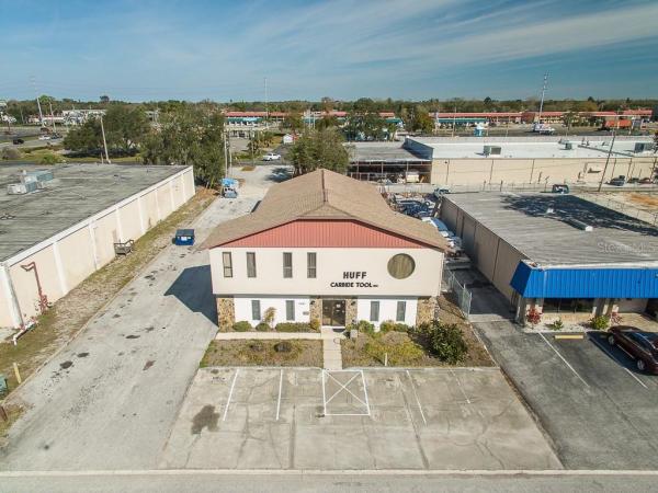 CUSTOM COMMERCE CENTER