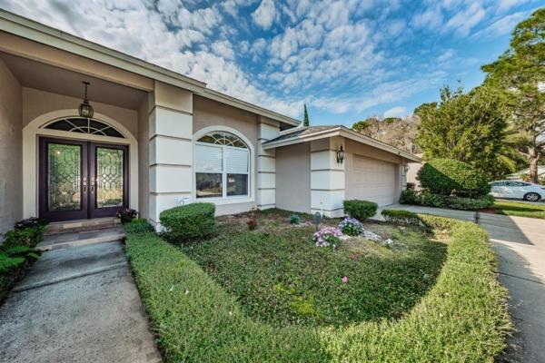 LAKESHORE VILLAGE AT WOODFIELD