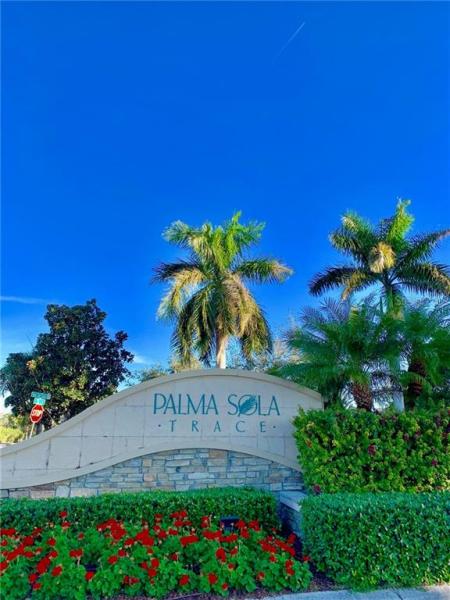 PALMA SOLA TRACE CONDO
