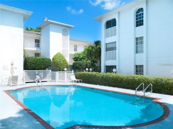 LANDMARK AT POINTE WEST I CONDO