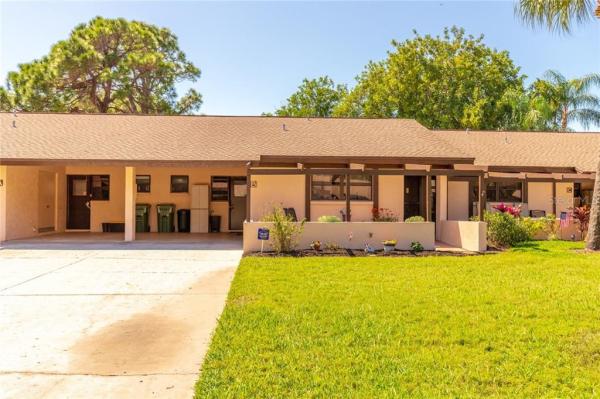 VILLAS OF POINTE WEST CONDOMINI