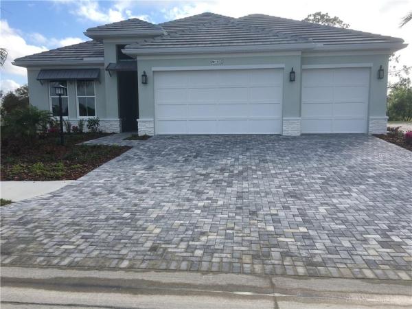 LAKEHOUSE COVE AT WATERSIDE