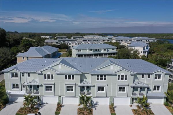 THE LANDINGS AT CORAL CREEK