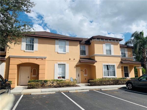 REGAL OAKS AT OLD TOWN