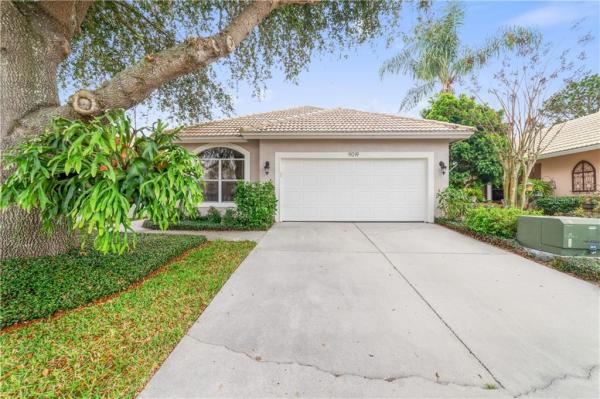 COUNTRY CLUB/MOUNT DORA #II-9