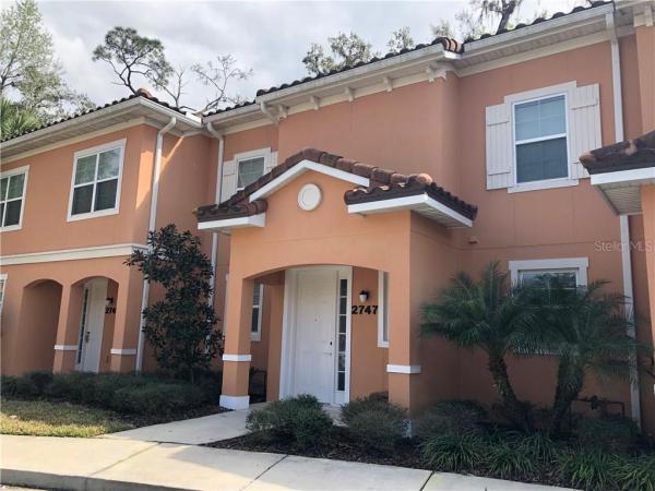 REGAL OAKS AT OLD TOWN