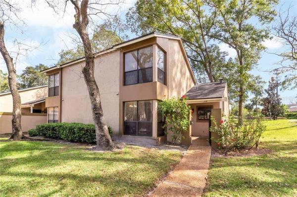 VILLAGE TWNHMS A CONDO