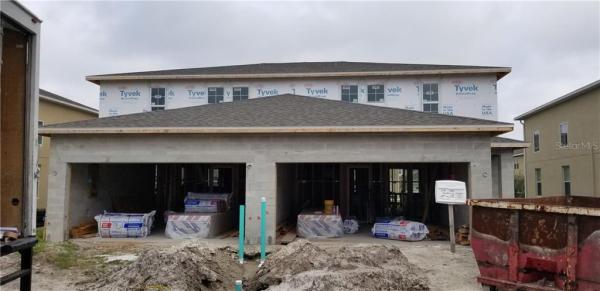 TOWNHOMES AT BROADWAY CENTRE