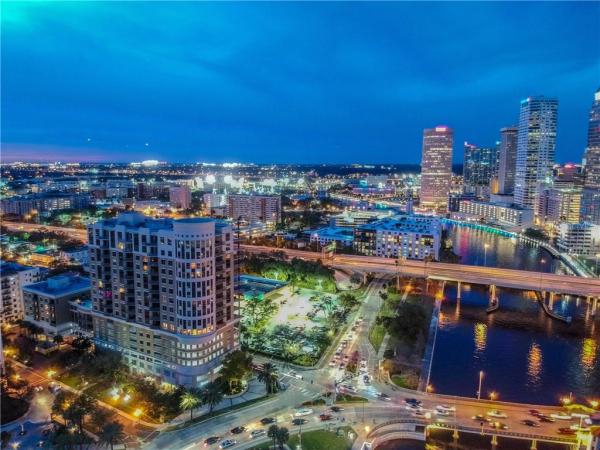 PARKSIDE OF ONE BAYSHORE