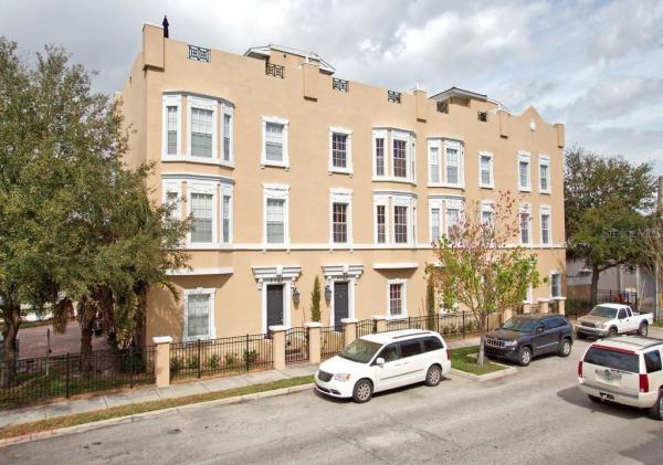 VICTORIA PARK SOHO TWNHMS