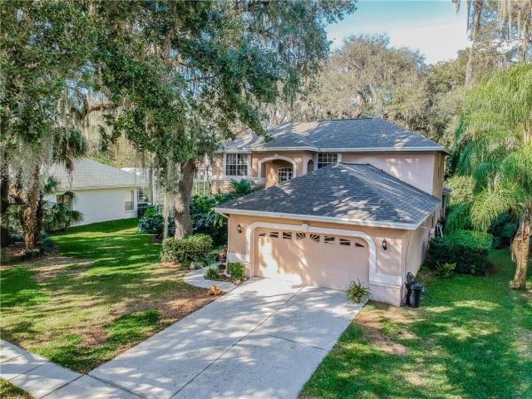 RIVER HILLS COUNTRY CLUB