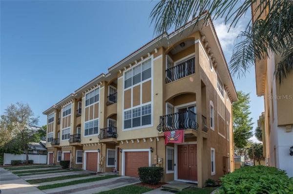 NORTH HYDE PARK TWNHM