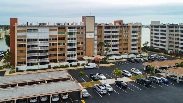 TREASURE ISLAND TENNIS & YACHT CLUB