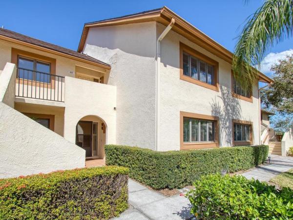 FAIRWAY VILLAS AT BARDMOOR