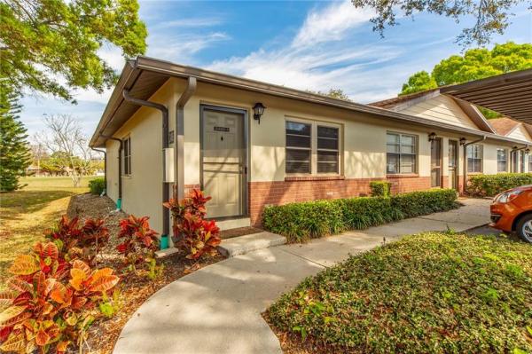 VILLAS AT COUNTRYSIDE THE