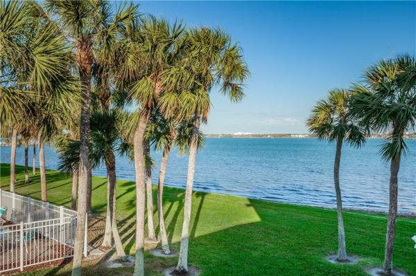 SAND KEY CONDO-BAYSIDE