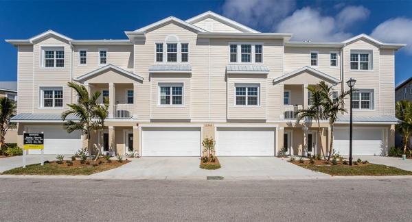 THE LANDINGS AT CORAL CREEK