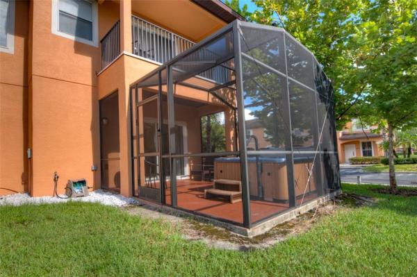 REGAL OAKS AT OLD TOWN