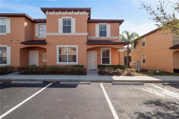 REGAL OAKS AT OLD TOWN