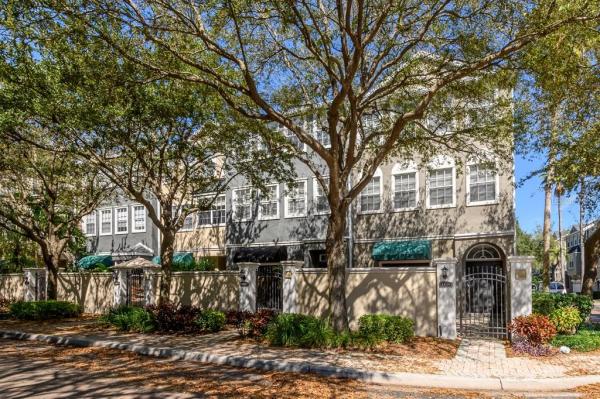 HARBOURSIDE AT HARBOUR ISLAND PH 01