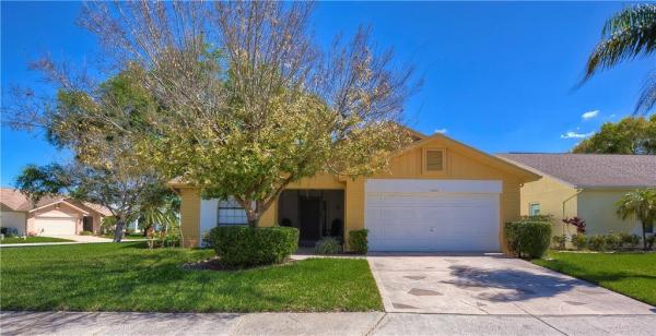 VILLAS ON GREEN A CONDO