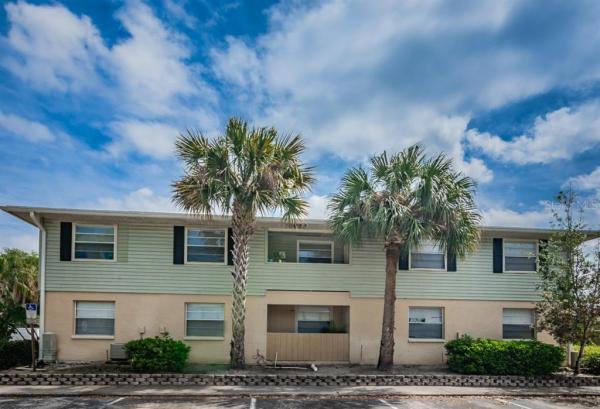 HAMPTONS AT BRANDON A CONDO