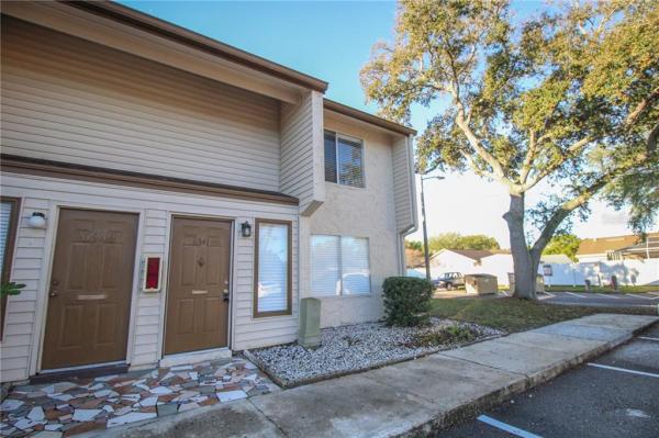 BARKWOOD SQUARE CONDO