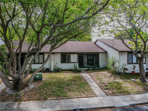 VILLAS OF BEACON GROVES