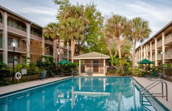 WATERSIDE AT CRANES ROOST A CONDO COMMUNITY