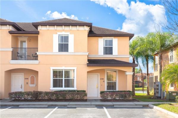 REGAL OAKS AT OLD TOWN