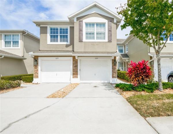 CARRIAGE HOMES AT DUNWOODY COMMONS A CONDO