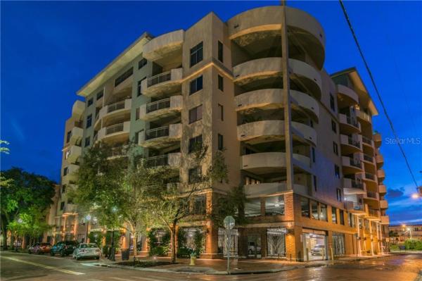 RESIDENCES OF FRANKLIN STREET