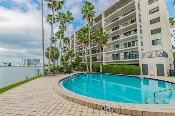 VIEWPOINT-ON-THE-BAY CONDO