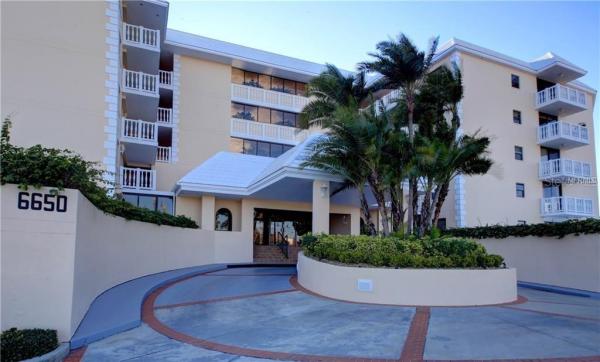 SILVER SANDS BEACH & RACQUET CLUB