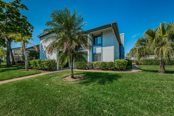 EAST LAKE WOODLANDS CONDO