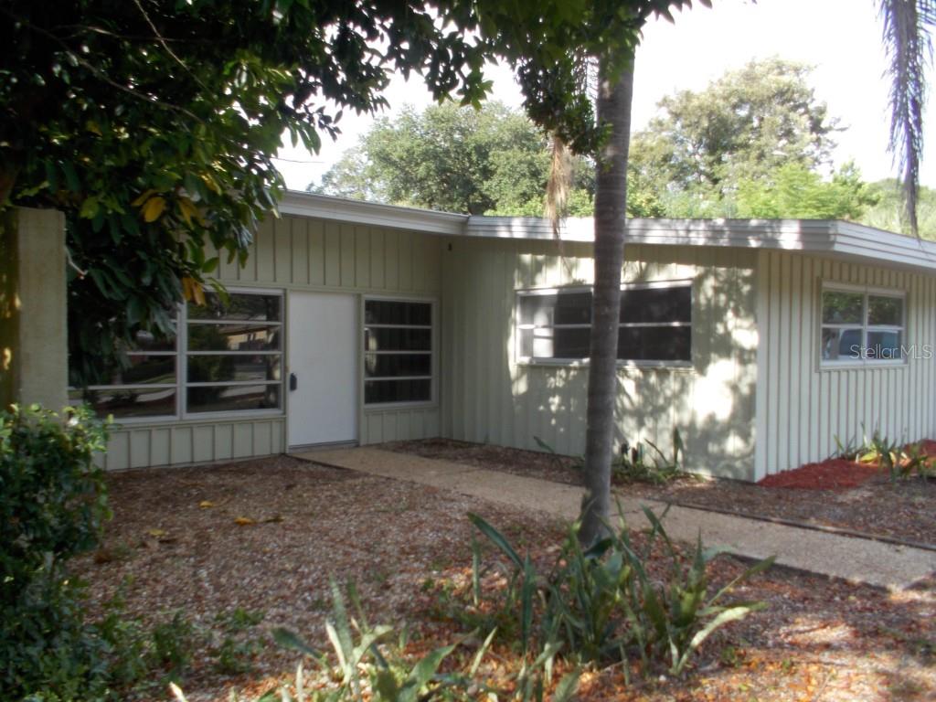 POINSETTIA PARK 2 - фото