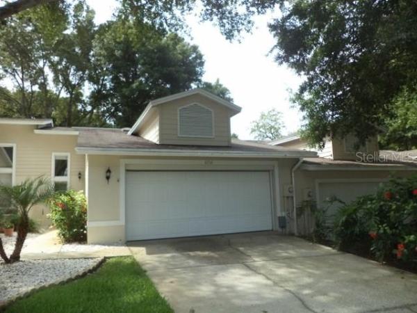 TOWNHOMES OF VILLAGE GREEN